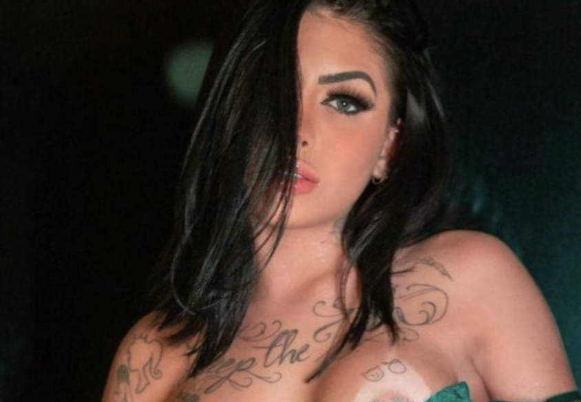 MC Mirella vende vídeo batendo siririca por R$200,00; veja de graça