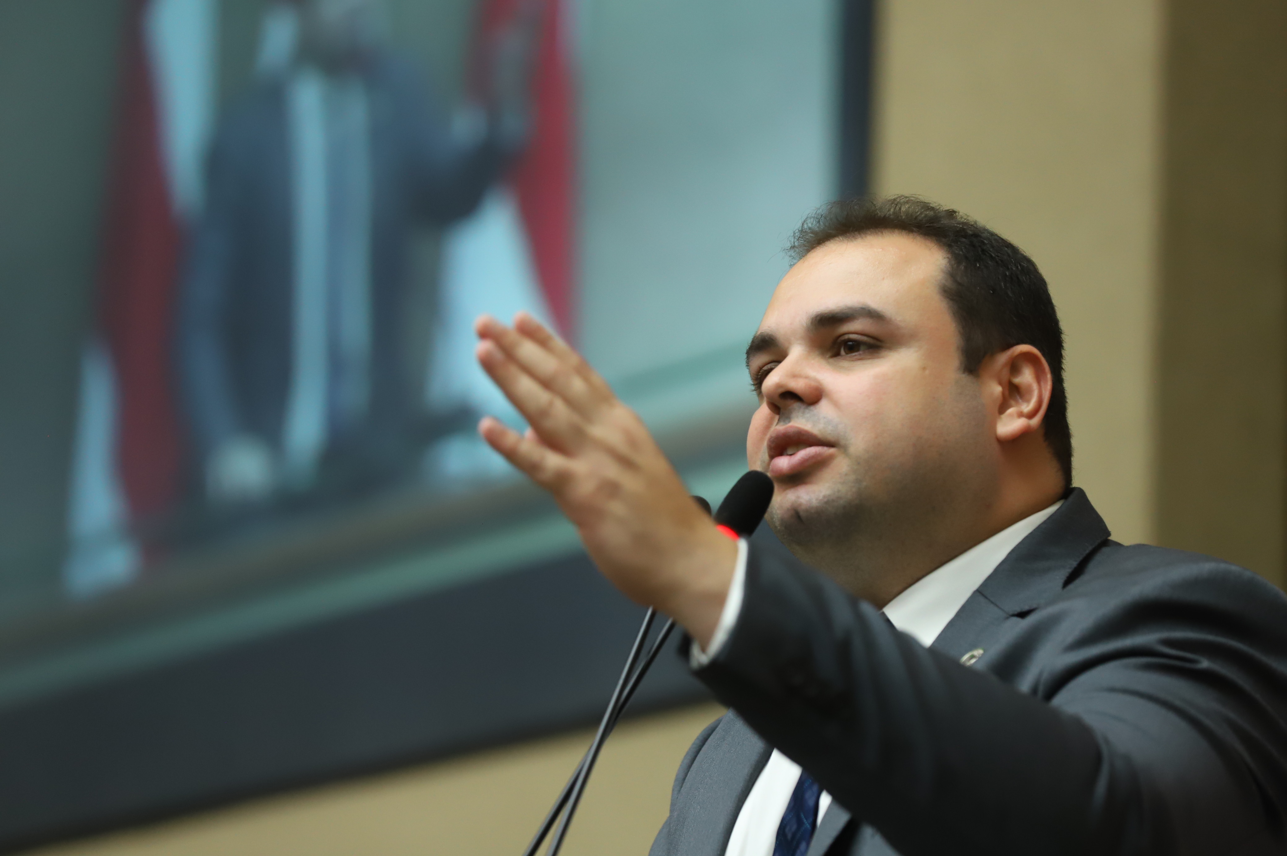 Presidente da Aleam propõe reunião com Governador do Amazonas para buscar redução no preço dos combustíveis