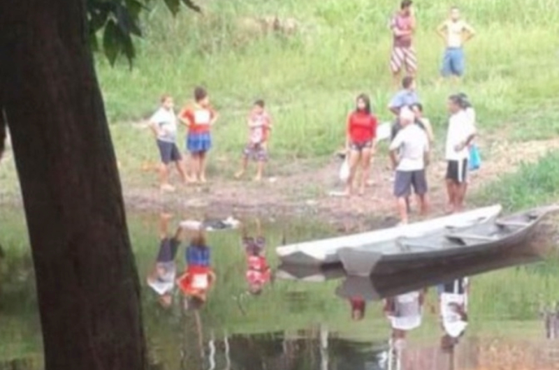 Ribeirinhos saem para tomar banho e encontram corpo boiando em lago do Iranduba