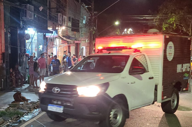 Homem é executado e outro fica no "bico do urubu" após tiroteio no Centro de Manaus