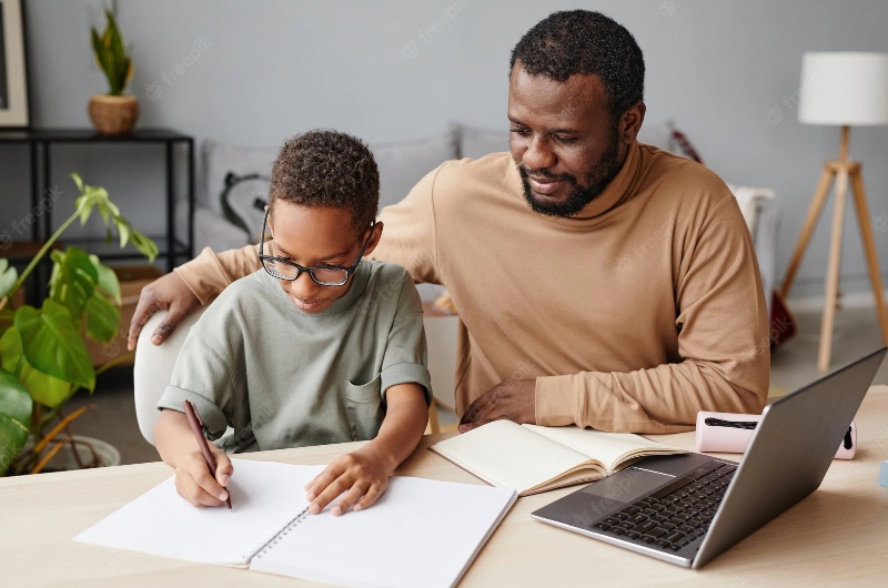 Homeschooling: aprovado na Câmara, Projeto de Lei autoriza que pais possam educar filhos em casa