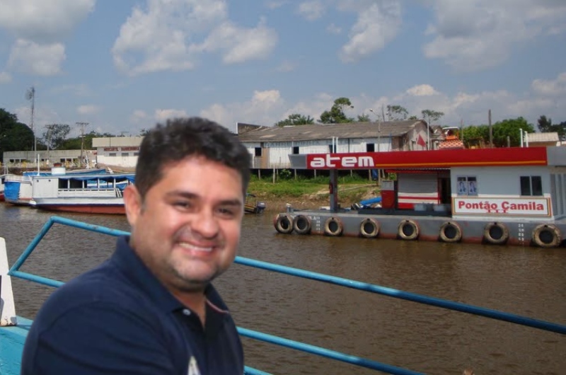 "Mais de 9 milhões!": prefeito de Barreirinha deve cair na "malha fina" do TCE-AM após suspeitas de superfaturamento de gasolina