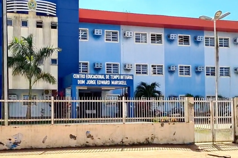 Aluna "arretada" tenta furar colega de sala dentro de escola em Itacoatiara