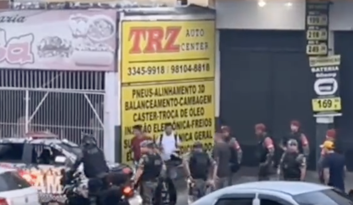 Jovem é sequestrada com a própria mãe por dívida de namorado com agiota em Manaus; veja vídeo