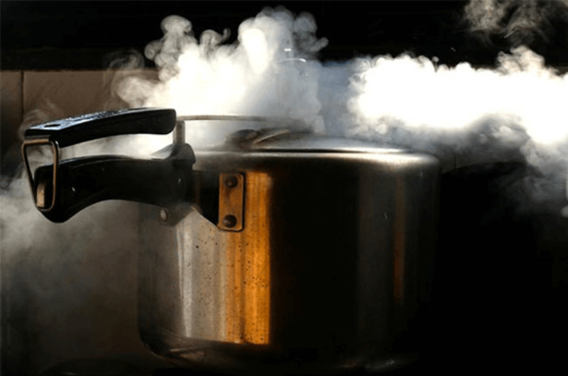 Panela de pressão explode em restaurante e mata cozinheira no Dia das Mães