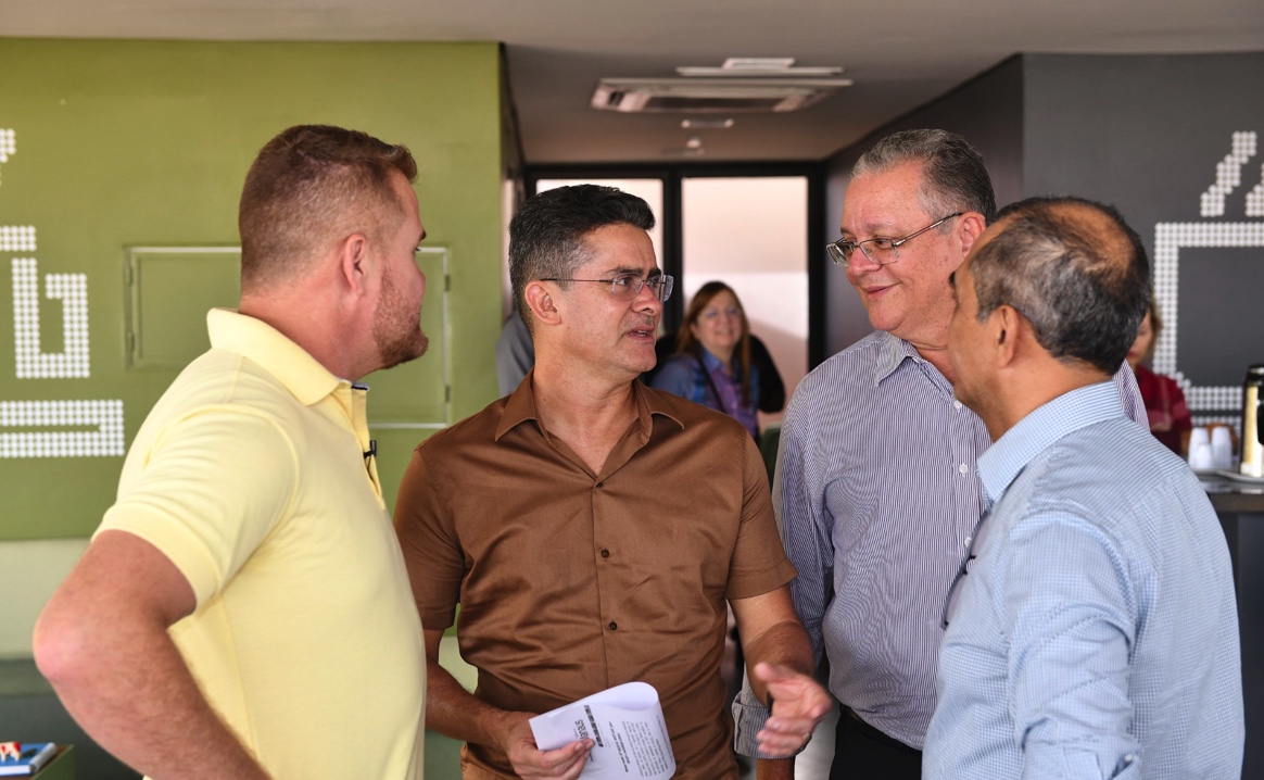 Prefeito David Almeida destaca investimentos no transporte coletivo de Manaus durante evento de mobilidade urbana