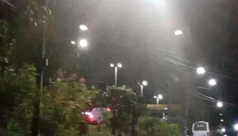 Motociclista é arremessado durante grave acidente na avenida Itaúba; veja vídeo