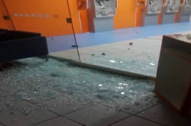 Se deu mal: ladrão que quebrou vidro de agência bancária e furtou TV é preso