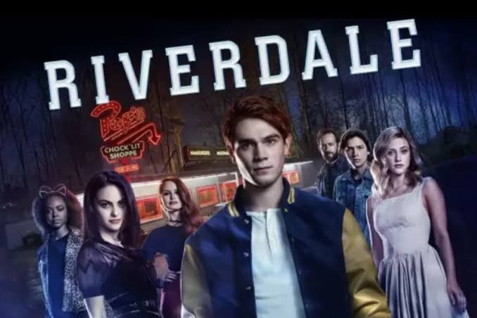 Ator de ‘Riverdale’ mata a própria mãe e planejava assassinar primeiro-ministro