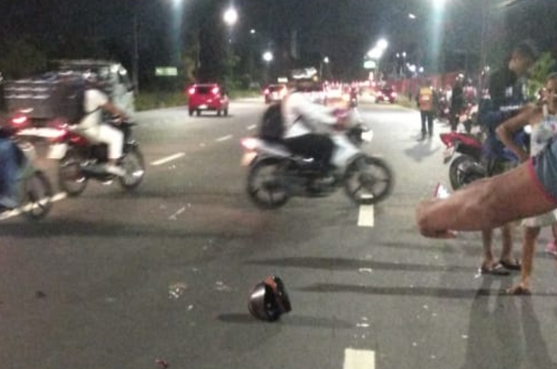 Urgente: acidente fatal acaba com passageira morta e mototáxi com cabeça esmagada na Avenida das Torres; veja vídeo