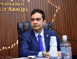 Deputado Álvaro Campelo retorna às atividades parlamentares após afastamento médico