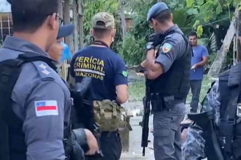 Homem é executado com 16 tiros no bairro Parque Dez; veja vídeo