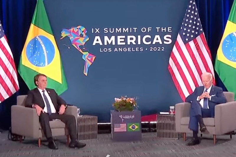 Presidente Jair Bolsonaro se encontra com Joe Biden para encontro bilateral; veja vídeo