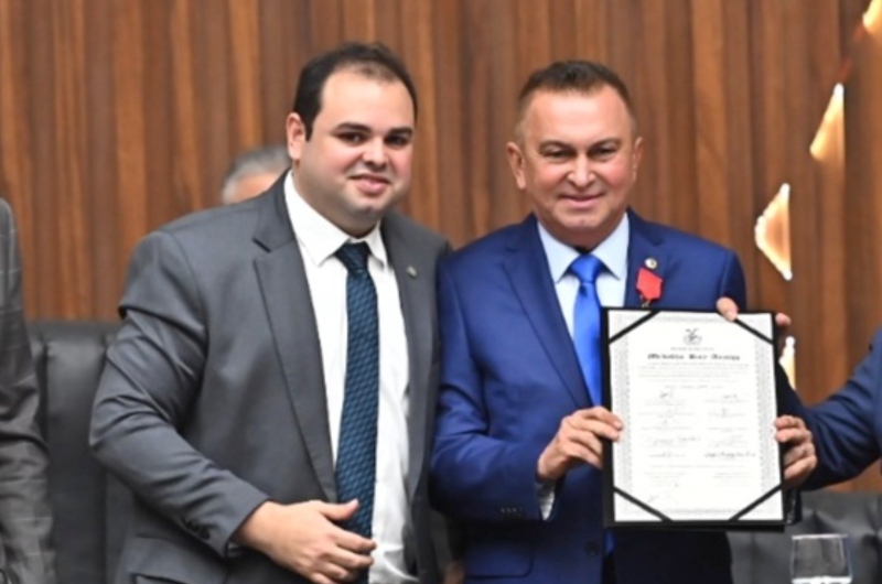 "Um reconhecimento à trajetória de vida de Sabá Reis", diz Roberto Cidade sobre homenagem a ex-deputado na Aleam