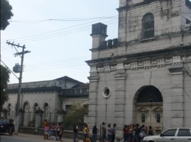 Urgente: estudantes encontram feto na avenida 7 de Setembro