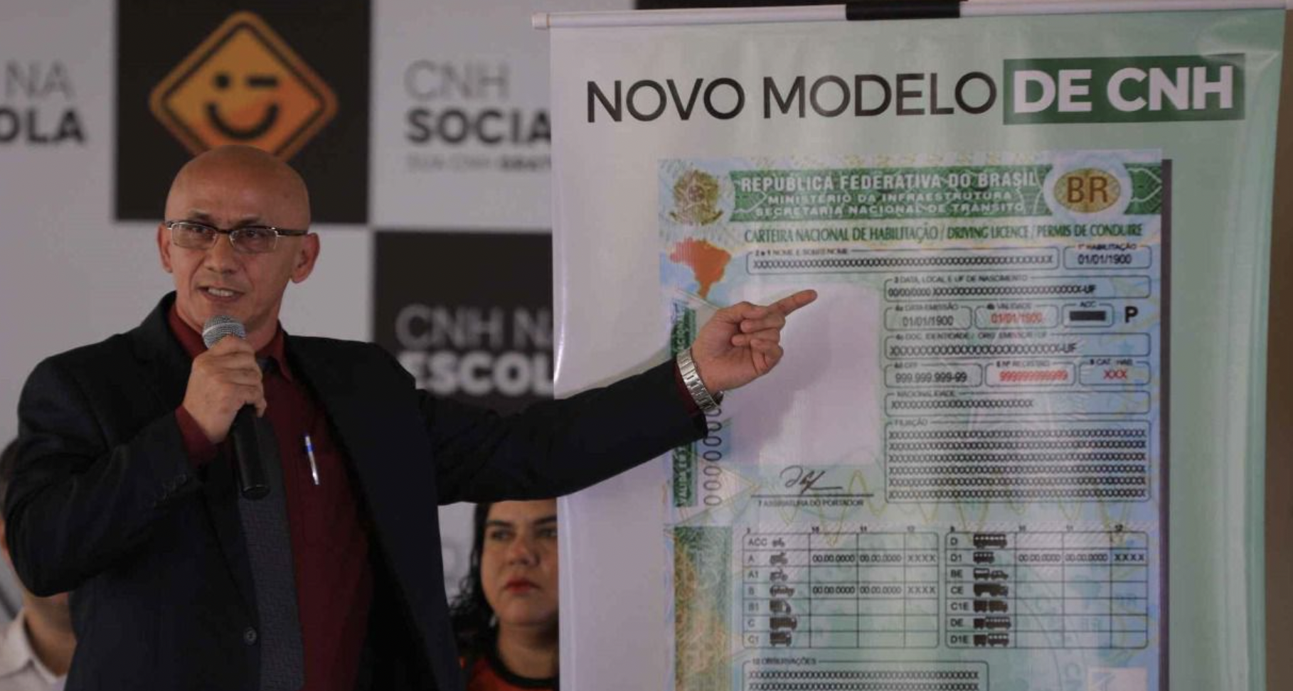 Governo do Estado lança novo modelo de CNH e opção de entrega do documento pelos Correios