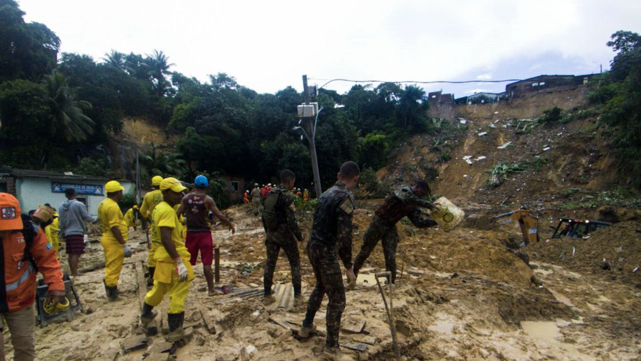 Sobe para 106 o número de mortes devido às chuvas em Pernambuco