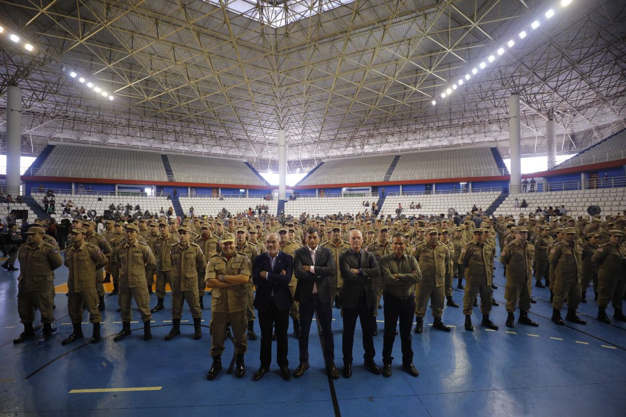 Governador Wilson Lima assina promoção de mais 700 policiais militares e bombeiros