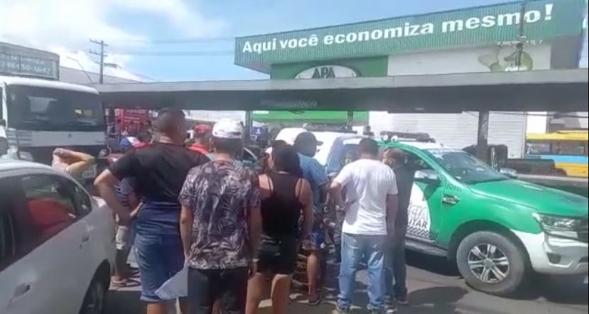 ‘Perdeu’: criminosos que tocavam o terror nos ônibus do Jorge Texas levam ‘peia’ dos passageiros; veja vídeos