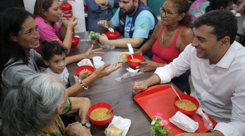 Wilson Lima inaugura Prato Cheio para servir sopa gratuitamente para 400 pessoas, por dia no Aleixo