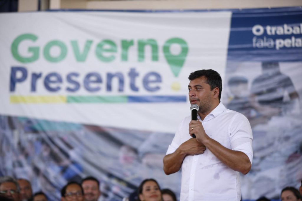 Governo do Amazonas inicia a entrega dos cartões Auxílio Estadual Enchente em Tefé