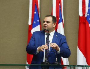 Roberto Cidade solicita à Seminf recuperação de vias do Distrito Industrial 2