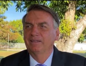Presidente Bolsonaro diz que tem como provar que ganhou no 1º turno em 2018 e apresentará evidências para embaixadores; veja vídeo