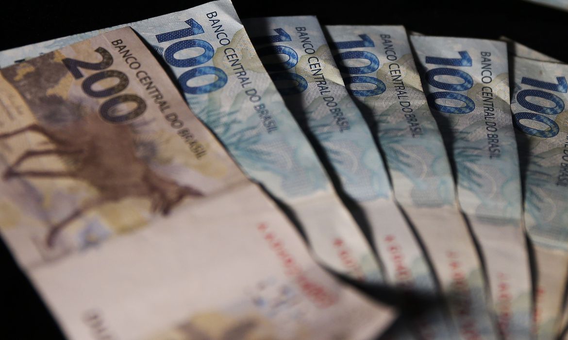 Parcela do Auxílio Brasil para beneficiários do NIS 5 será paga nesta sexta-feira (22); confira