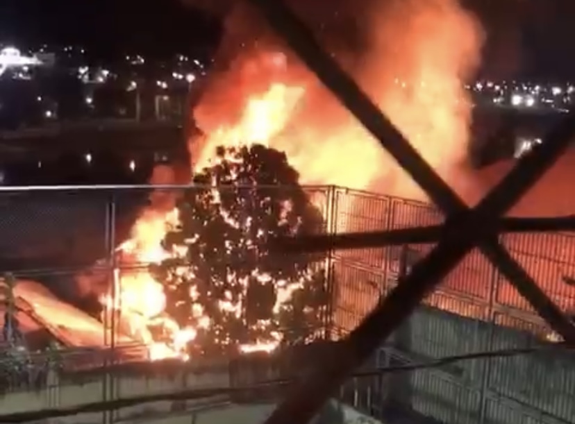 Tragédia: casal de idosos perdem tudo ao terem a casa destruída por incêndio em Manaus; veja vídeos