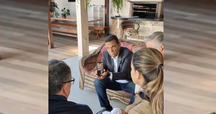 Presidente Bolsonaro se solidariza durante ligação para família de apoiador do PT assassinado; veja vídeo