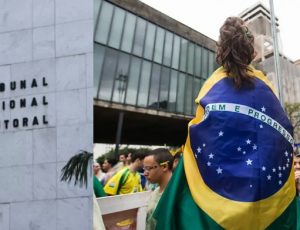 Para tristeza de juíza, TRE decide que uso de Bandeira do Brasil não é propaganda eleitoral