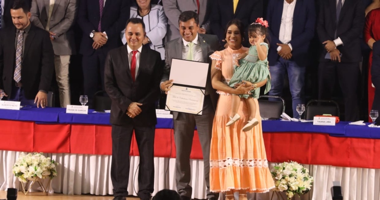 Governador Wilson Lima recebe título de Cidadão Parintinense