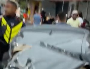 Acidente de trânsito em frente ao "Baratão" deixa carro partido ao meio e vítimas fatais; veja vídeo