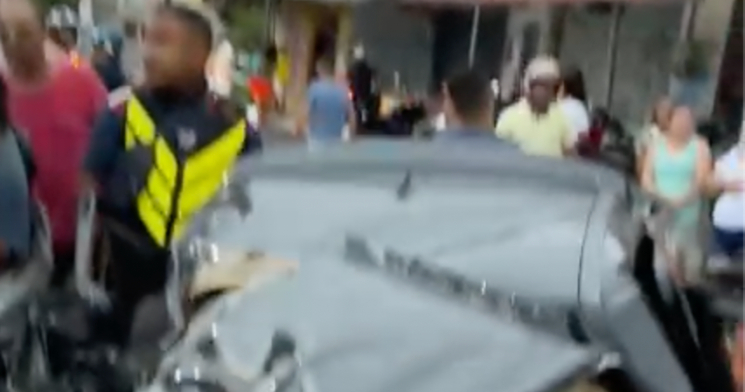 Acidente de trânsito em frente ao “Baratão” deixa carro partido ao meio e vítimas fatais; veja vídeo