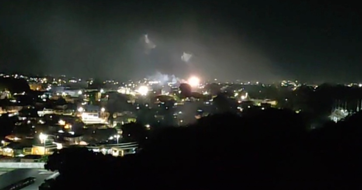 Urgente: Bandidos soltam fogos na zona Oeste após morte na Compensa; veja vídeo