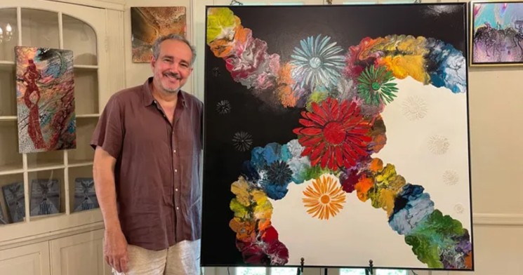 Artista brasileiro faz homenagem à figura materna em exposição de pinturas nos EUA