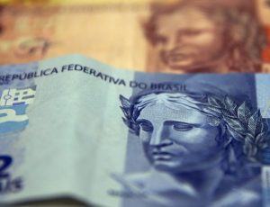 Caixa paga hoje (27) Auxílio Brasil aos beneficiários com NIS final 8