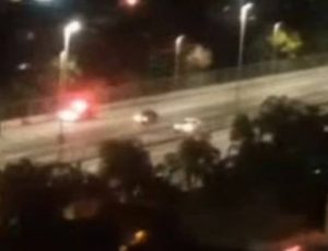 Cidadão armado vê assalto da janela de casa, atira e mata criminoso