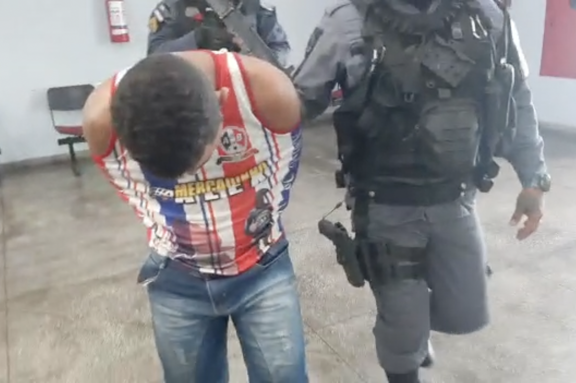 Pistoleiro de facção criminosa é preso momentos antes de executar “serviço de matador” na zona Leste