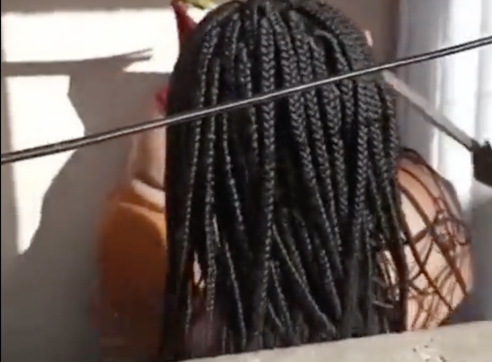 Mulher acostumada a jogar fezes nas casas das vizinhas recebe surpresinha; veja vídeo