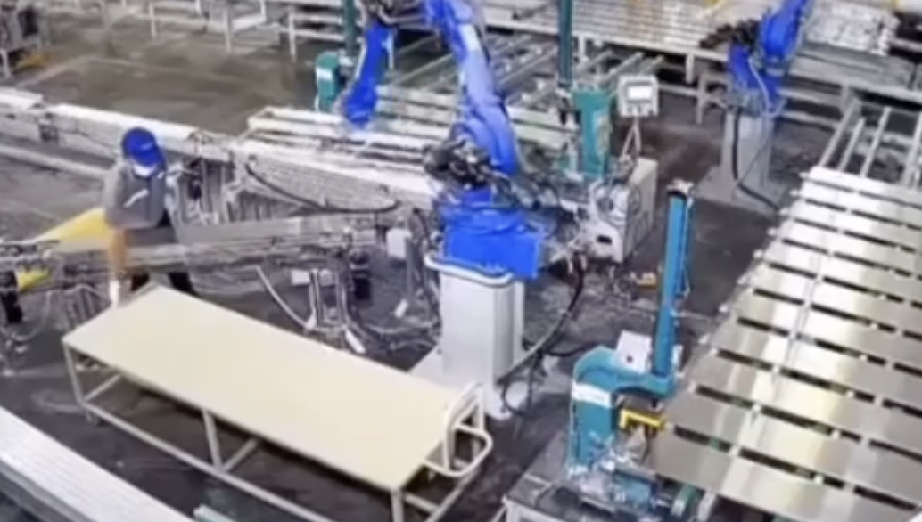 Vídeo desesperador mostra a realidade dentro de uma fábrica japonesa  