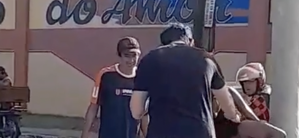 Urgente: jovem é esfaqueada na esquina do Motel Selva, na zona Norte de Manaus; veja vídeo  