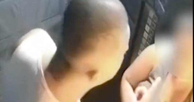 Diarista toma tapa na cara de Major da PM por chegar atrasada no serviço; veja vídeo