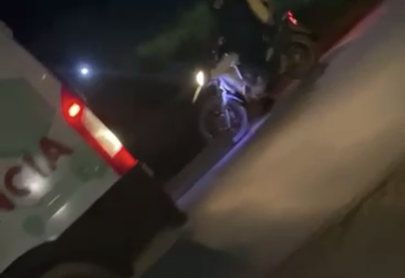 Revoltante: trabalhadora é jogada de moto para ser abusada no meio da rua; veja vídeo