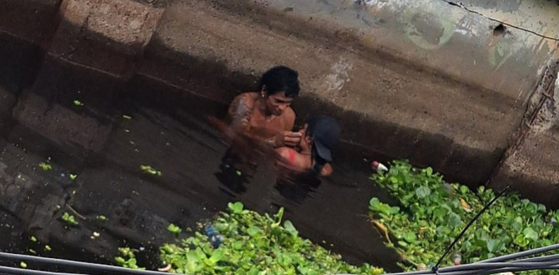 “Leptospilove”: em clima romântico, casal é flagrado tomando banho em igarapé de Manaus
