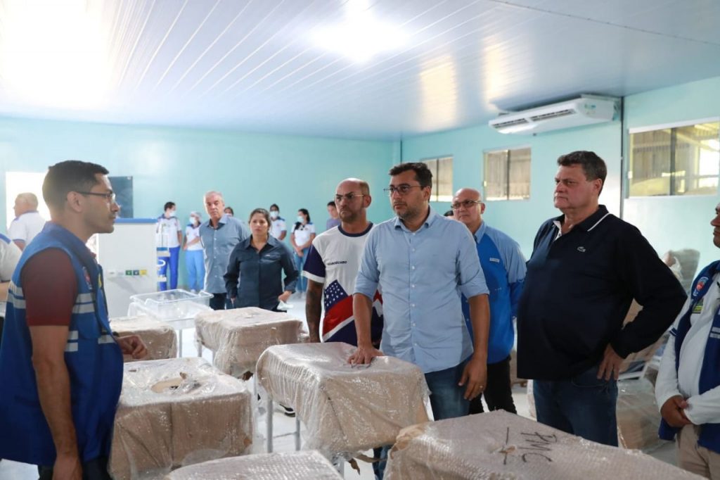 Em Carauari, governador entrega 12 mil medicamentos e anuncia construção do primeiro Centro de Parto Normal do interior