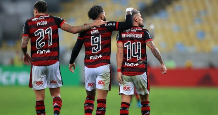 Com Vidal, Flamengo divulga relacionados para jogo com o Avaí na manhã deste domingo (24)