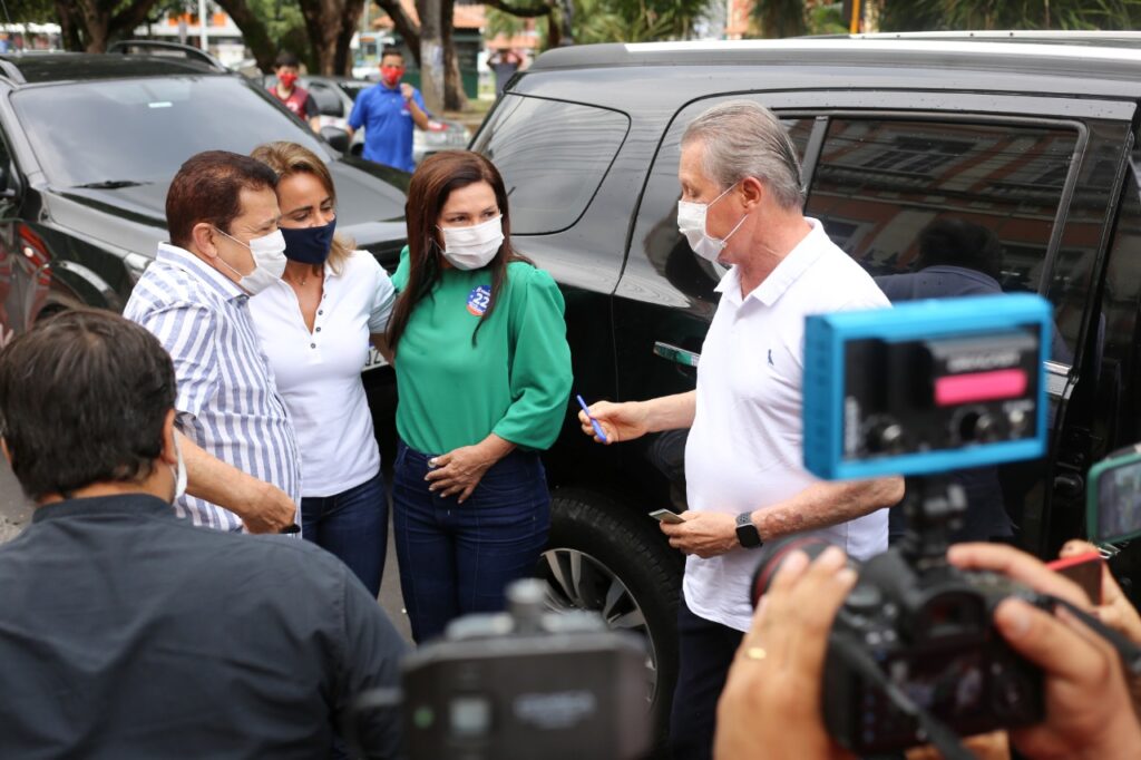 Apoiadores de Arthur Neto podem abandonar o barco por interferência de Elisabeth Valeiko