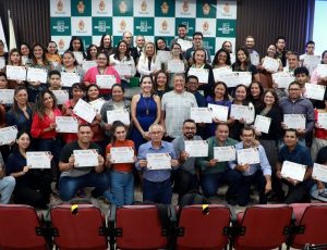 EscolegisCMM ajuda 50 alunos a entrarem no mercado de trabalho após certificação em cursos