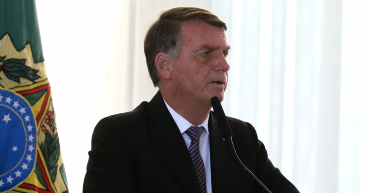 Grupo de advogados assina nota em defesa de Bolsonaro por falas em reunião com embaixadores